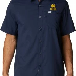 New 🥰 Columbia Men's Notre Dame Fighting Irish Navy Slack Tide Camp Button Down 👚 Shirt 😍